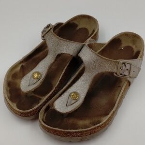Birkenstock Gizeh Size 36 5.5 Silver